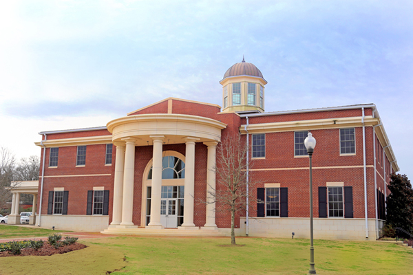 Hinds CC trustees open search for new college president